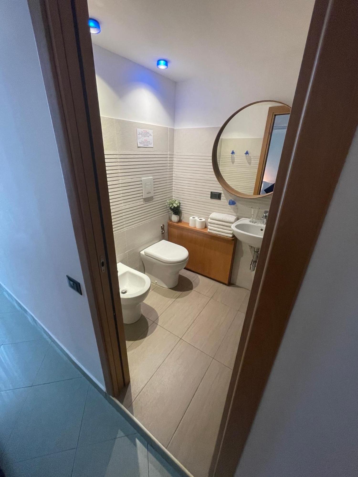 Lanova21 Bed & Breakfast Наполи Екстериор снимка