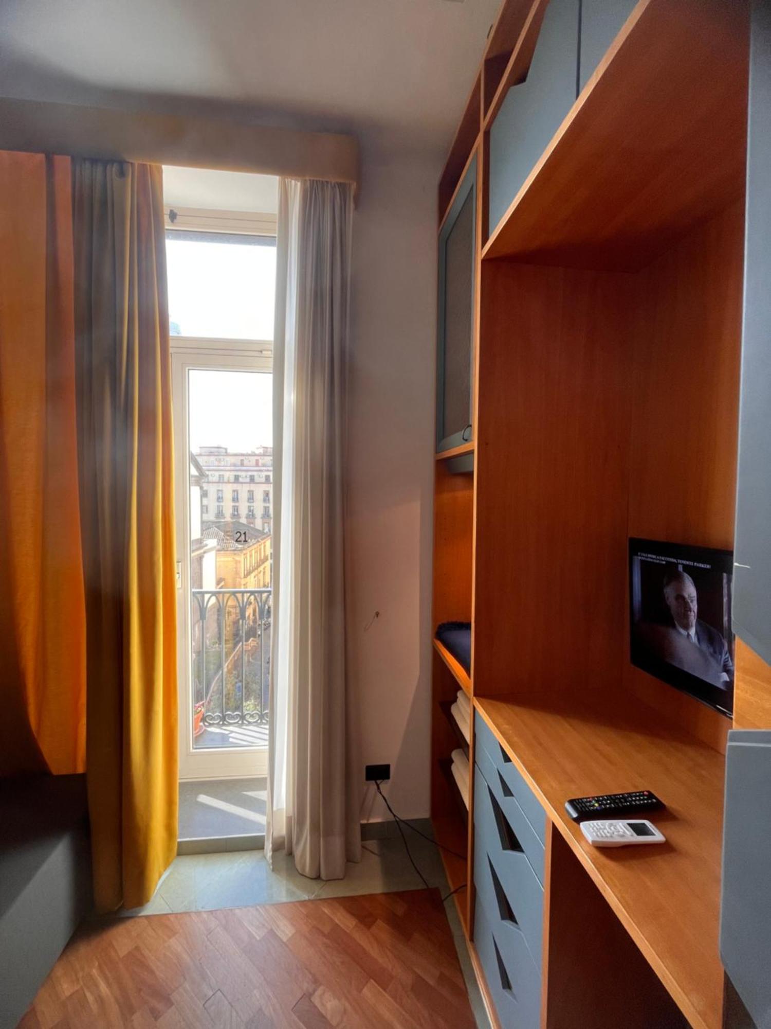 Lanova21 Bed & Breakfast Наполи Екстериор снимка