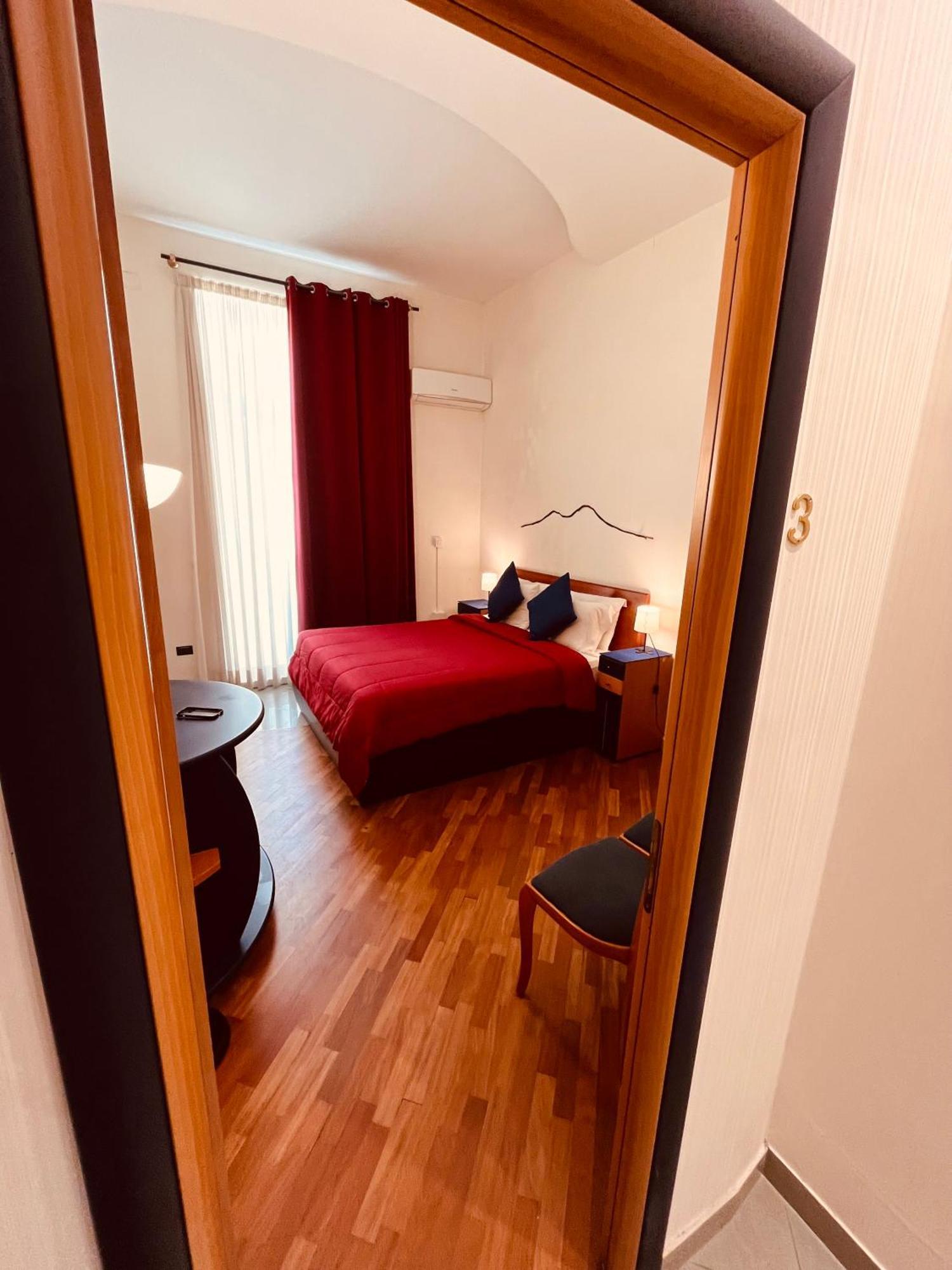 Lanova21 Bed & Breakfast Наполи Екстериор снимка